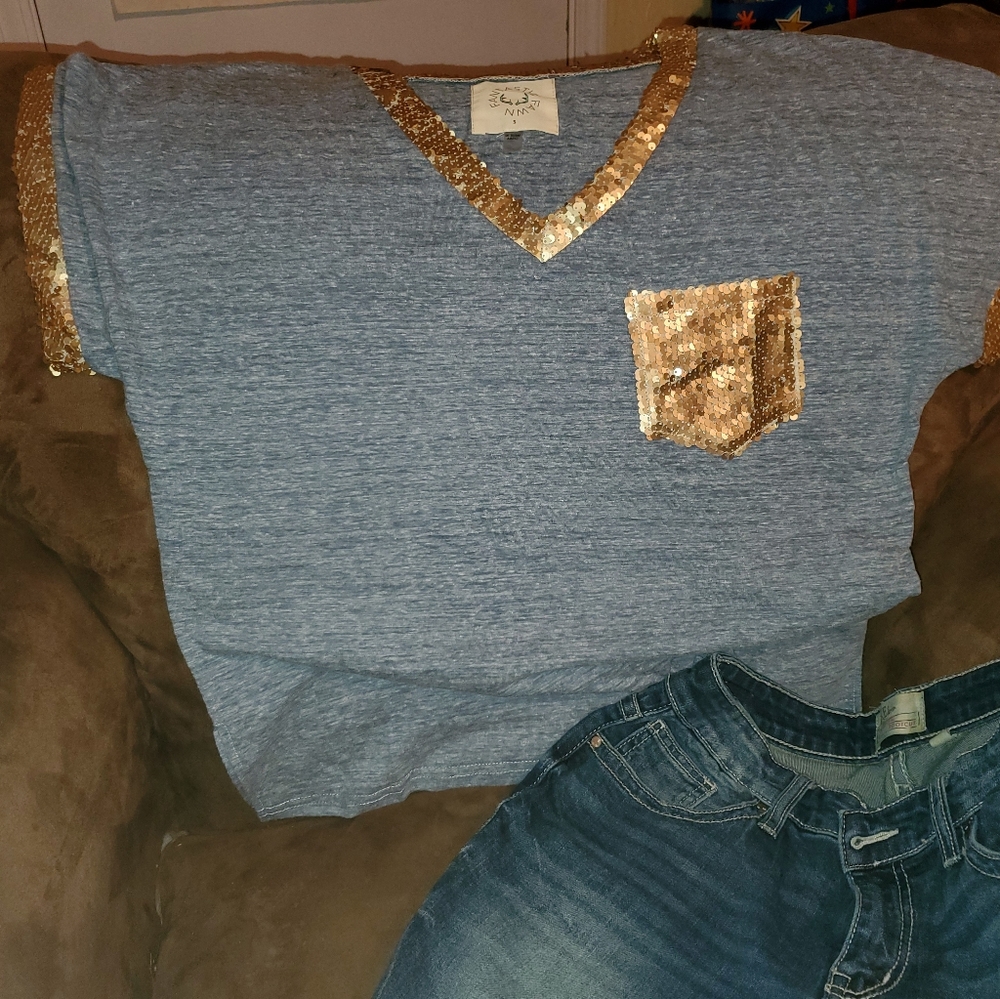 Shirt - Picture 3 of 3